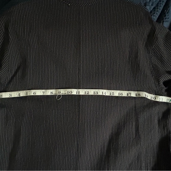 “Grade and Gather” Pinstriped cotton/linen oversized long blazer. - Picture 3 of 7